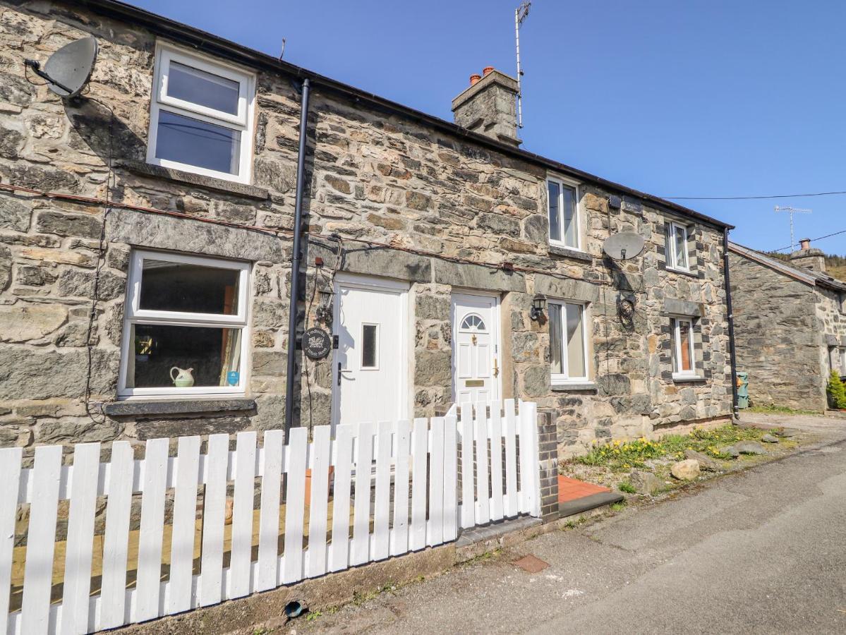 2 White Street Villa Penmachno Exterior photo